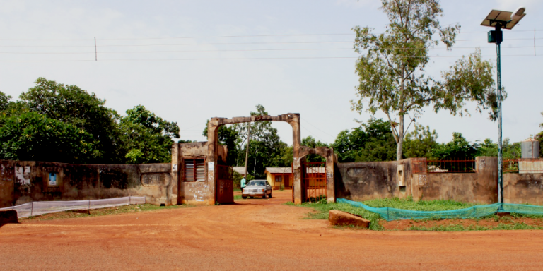 14 people are said to have been killed and millions of naira worth of property destroyed as a result of a communal conflict in the Oju Local Government Area of Benue State.

According to what City Round learned, youths from the Ibilla and Oju communities got into a bloody land dispute on Sunday.

In an effort to contain the outbreak of violence in the area, the state government imposed a curfew on residents on Monday following the altercation.

On the other hand, on Tuesday, there were reports of retaliation, resulting in additional deaths.

During a phone interview with our correspondent, the youth leader of the Igede Youth Council, Andyson Egbodo, revealed that calm had returned.

He stated, "Some people from both sides have died, and property has also been destroyed." According to the information I have access to, approximately 14 people have died; 12 from the opposing community and two from one community.

“Governor Hyacinth Alia imposed a curfew on the two communities on Monday, extending from 6 p.m. to 6 a.m. However, the government discovered that the measure was ineffective, so on Wednesday, the curfew was extended to 24 hours