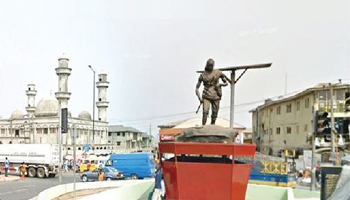 Lagos monarch declares curfew for festival, police on alert