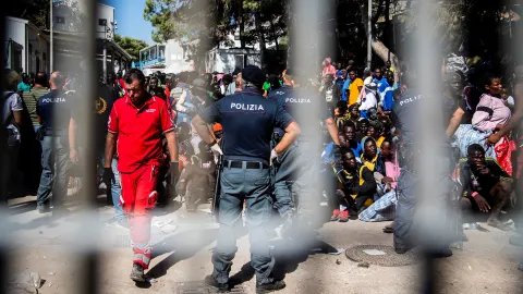 As the migrant crisis overwhelms Lampedusa, 7,000 people arrive on the 6,000- Italian island