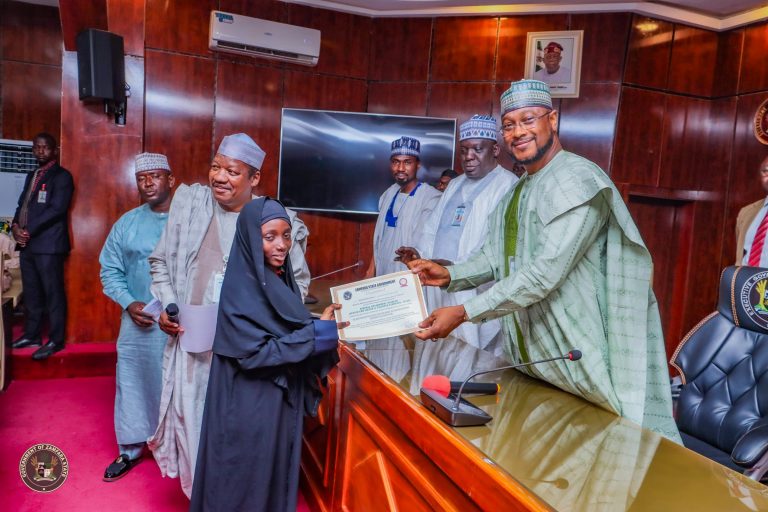 Zamfara Governor Launches Scholarship Initiative for Gifted Students