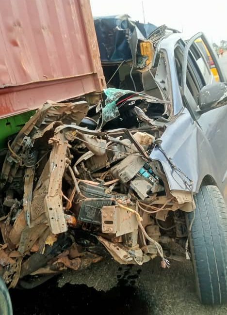 Two Dead, Five Injured in Ogun Road Crashes